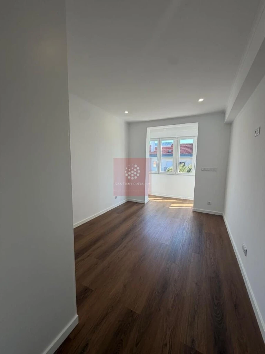 Apartamento T2 para Venda em Alfragide Foto 25