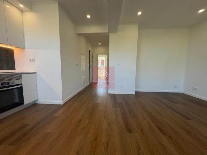 Apartamento T2 para Venda em Alfragide Foto 11