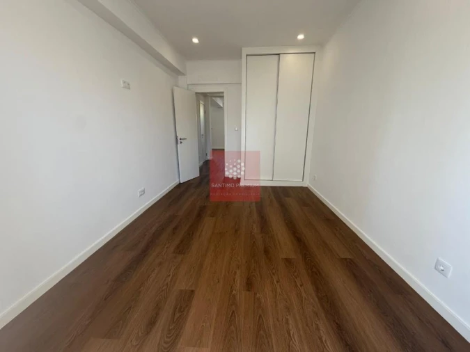 Apartamento T2 para Venda em Alfragide Foto 27