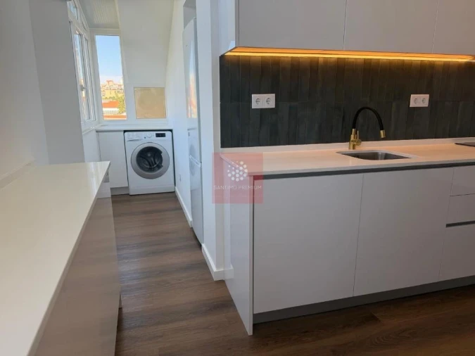 Apartamento T2 para Venda em Alfragide Foto 7