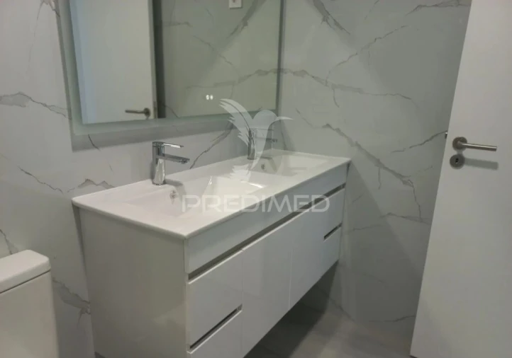 Apartamento T4 para Venda em Amora Foto 20