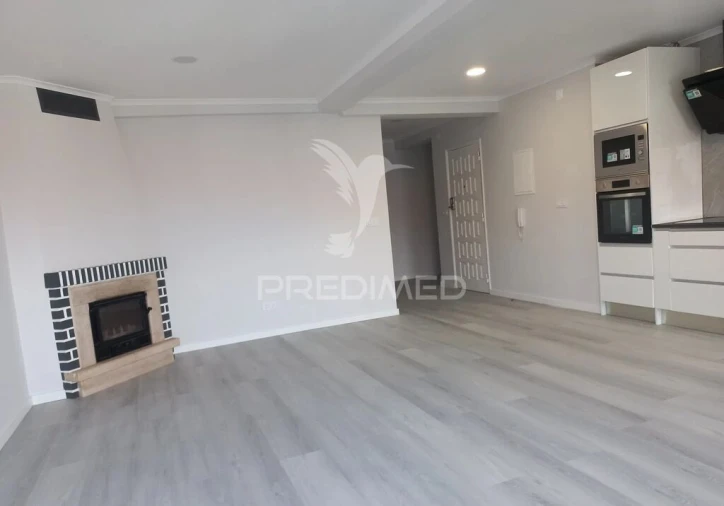 Apartamento T4 para Venda em Amora Foto 9