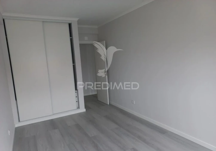 Apartamento T4 para Venda em Amora Foto 16