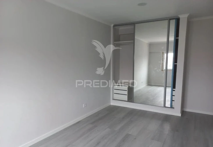 Apartamento T4 para Venda em Amora Foto 18