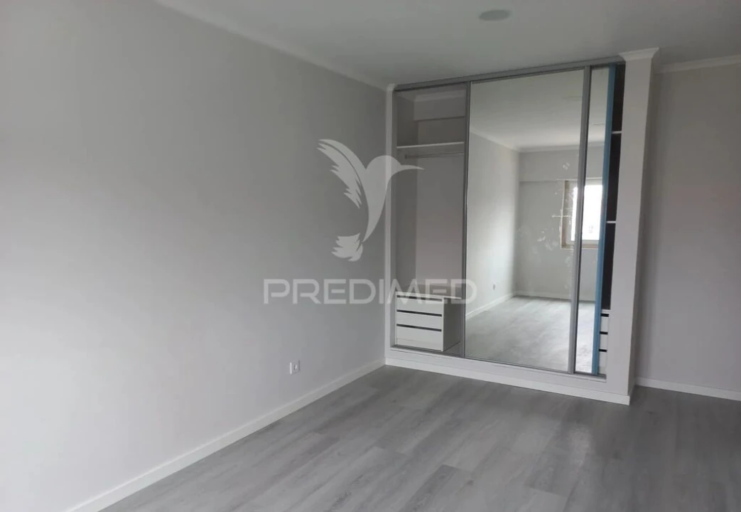 Apartamento T4 para Venda em Amora Foto 18