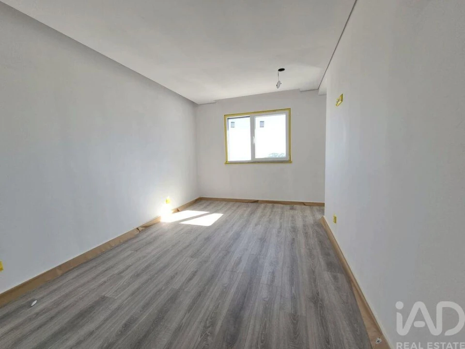 Apartamento T2 para Venda em Palmela Foto 13