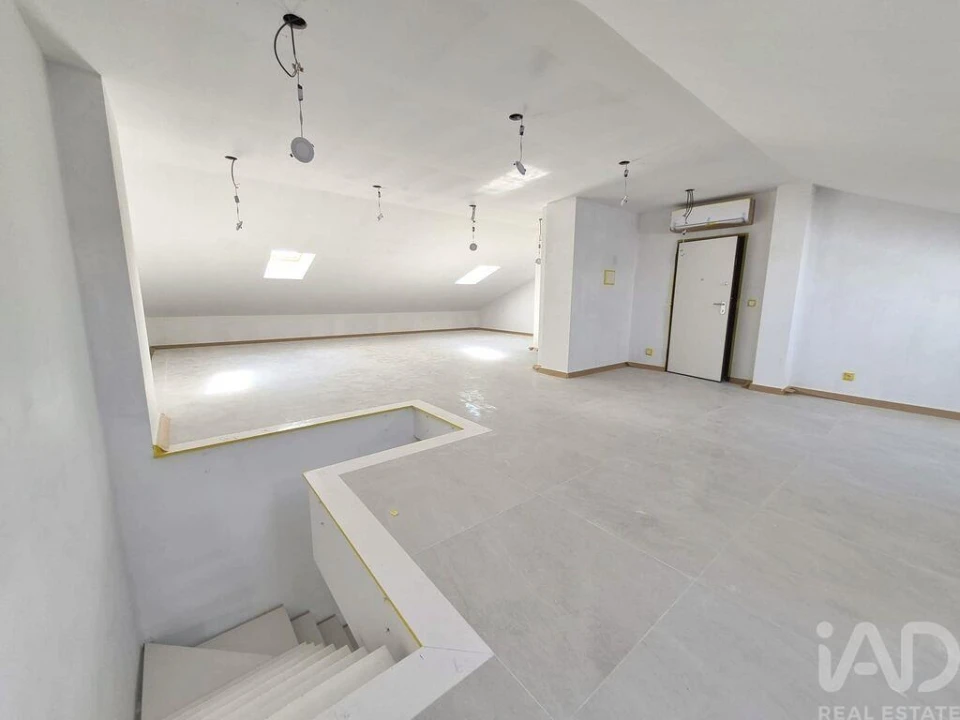 Apartamento T2 para Venda em Palmela Foto 17