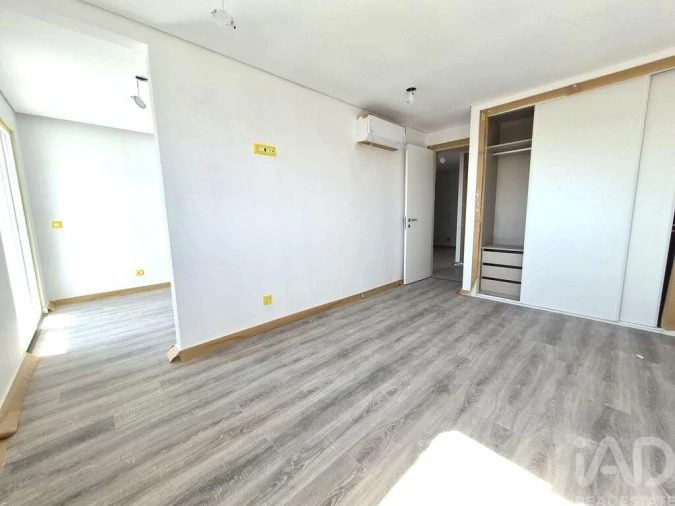 Apartamento T2 para Venda em Palmela Foto 12