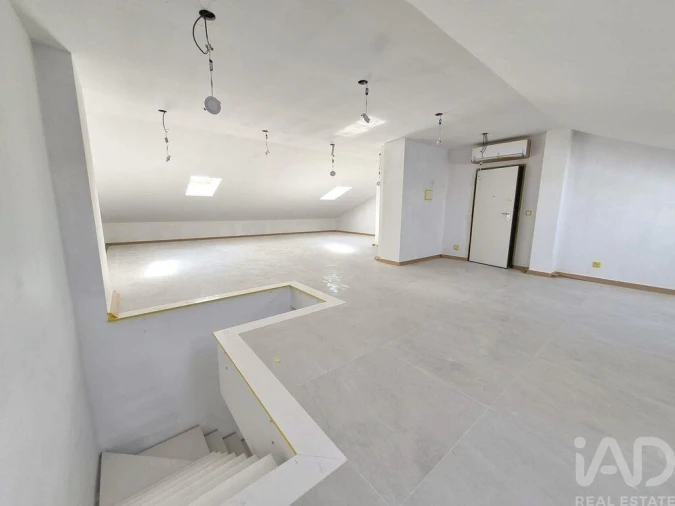 Apartamento T2 para Venda em Palmela Foto 17