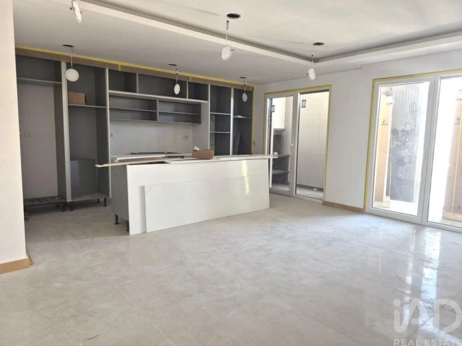 Apartamento T2 para Venda em Palmela Foto 6