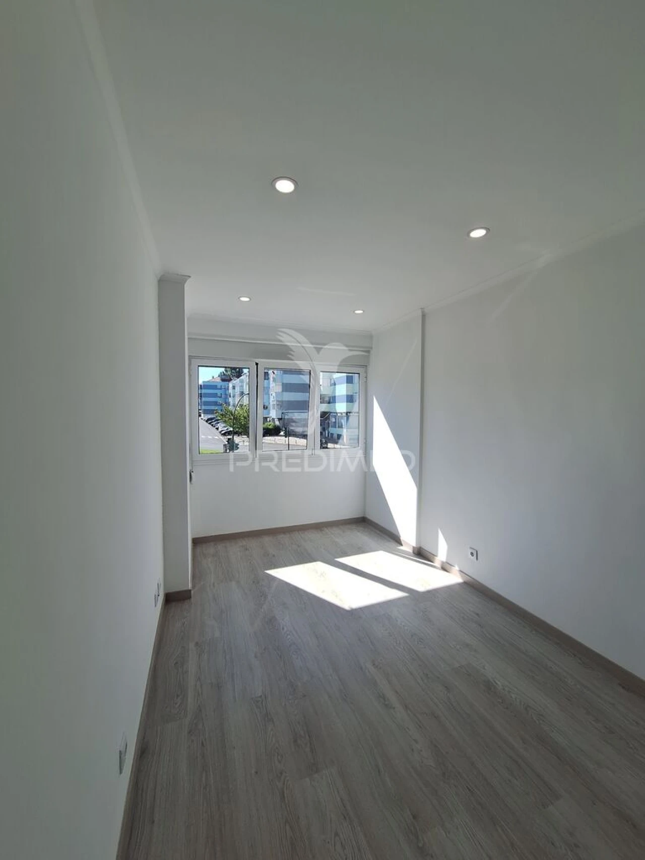 Apartamento T3 para Venda em Massamá e Monte Abraão Foto 8