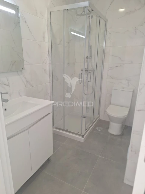 Apartamento T3 para Venda em Massamá e Monte Abraão