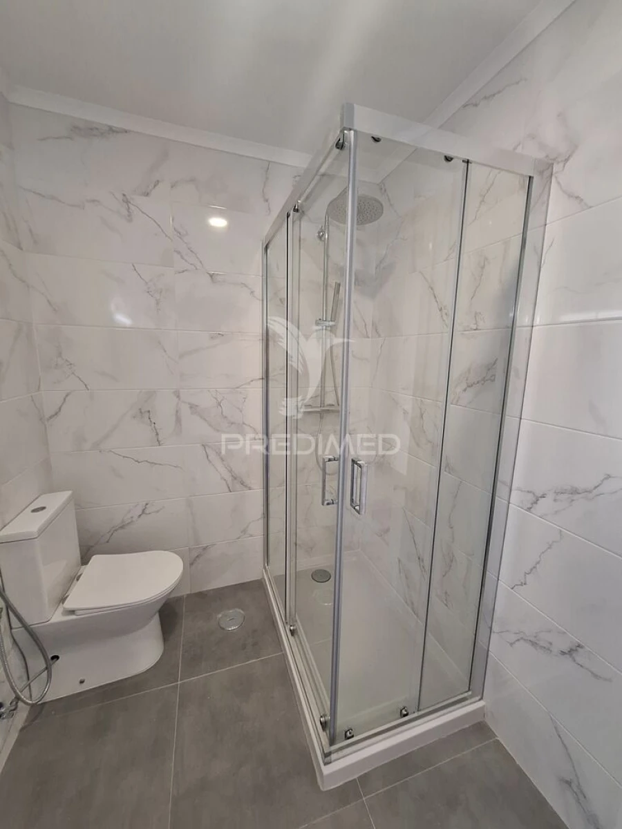 Apartamento T3 para Venda em Massamá e Monte Abraão Foto 10