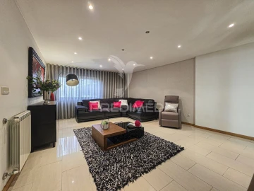 Apartamento T3 para Venda em Real, Dume e Semelhe