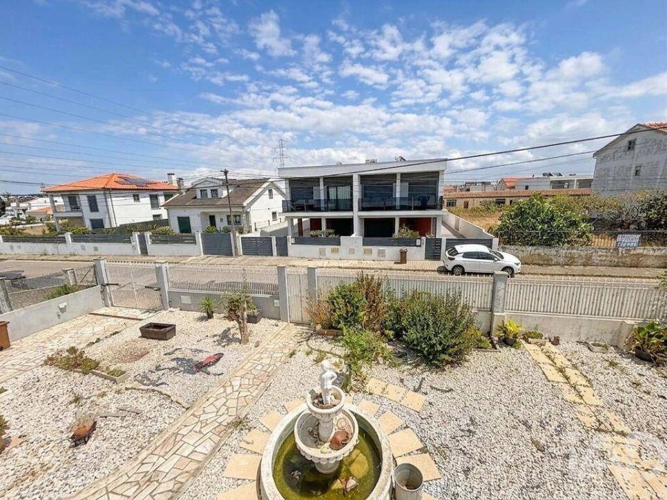 Moradia T4 para Venda em Fernao Ferro Foto 29
