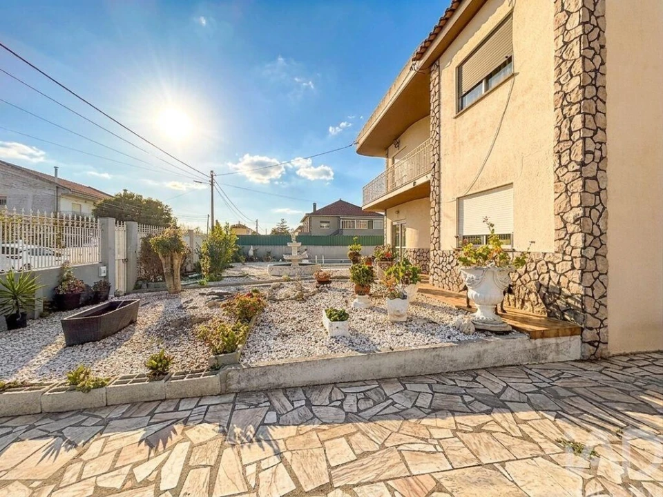 Moradia T4 para Venda em Fernao Ferro Foto 3