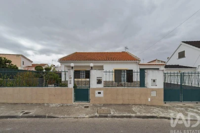 Moradia T3 para Venda em Fernao Ferro