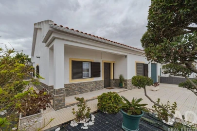 Moradia T3 para Venda em Fernao Ferro
