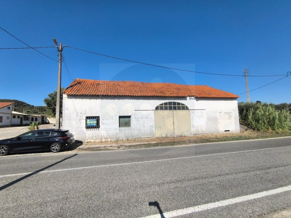 Armazém para Venda em Rio de Moinhos Foto 1