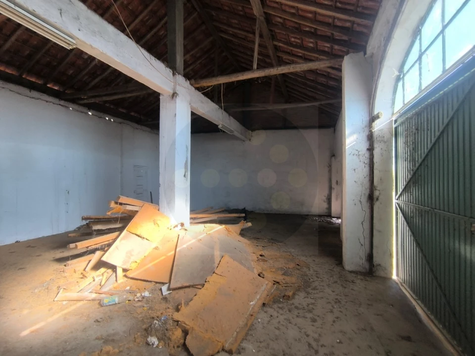 Armazém para Venda em Rio de Moinhos Foto 2