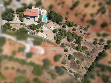 Moradia T4 para Venda em Loule (São Clemente)