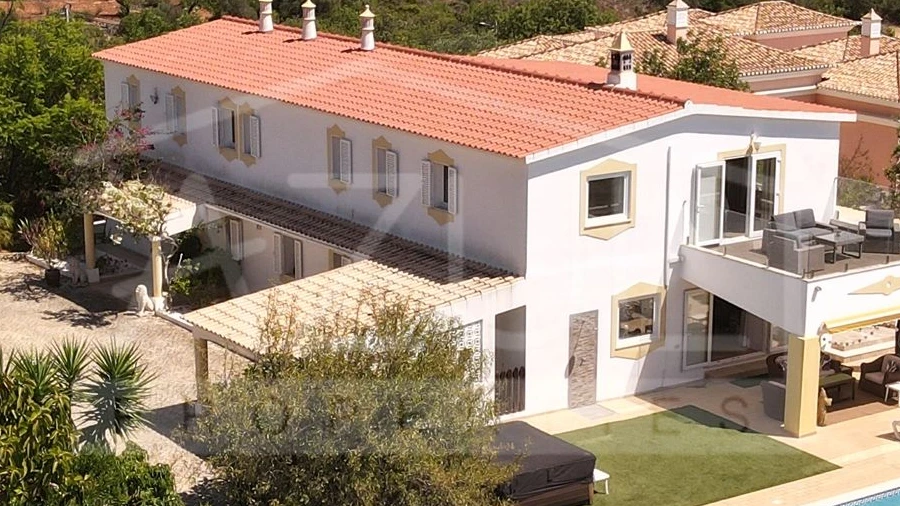 Moradia T4 para Venda em Loule (São Clemente)