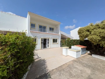 Moradia T3 para Venda em Loule (São Clemente)