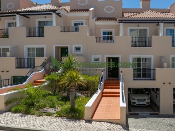 Moradia T4 para Venda em Quarteira