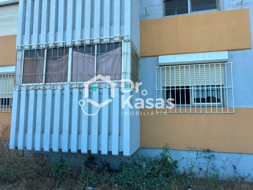 Apartamento T1 para Venda em Santo Antonio da Charneca Foto 25