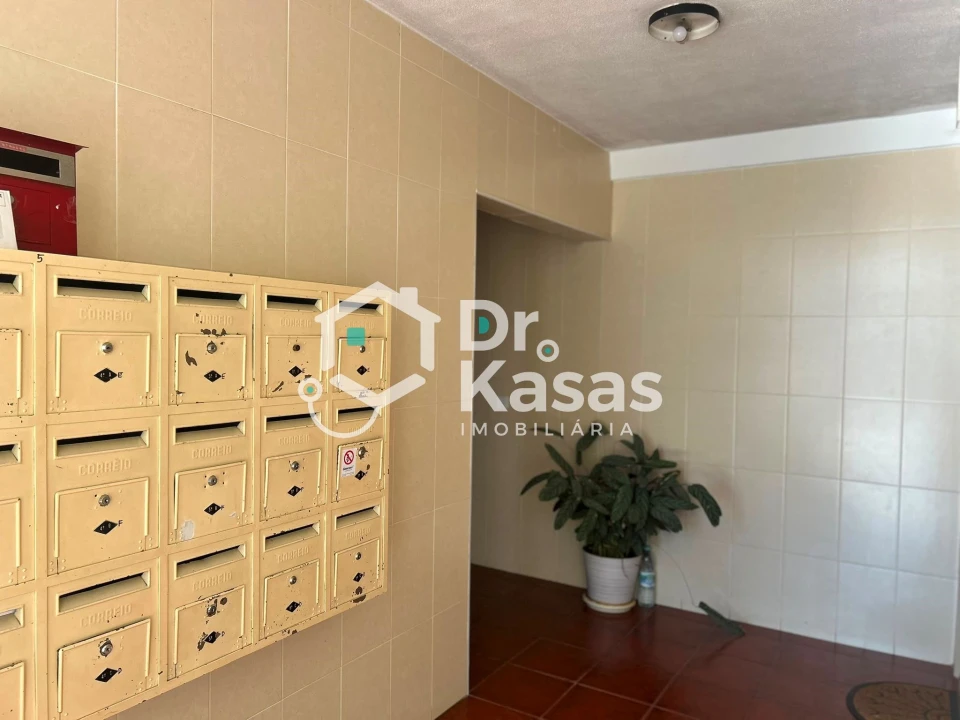 Apartamento T1 para Venda em Santo Antonio da Charneca Foto 27