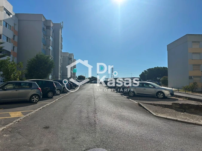 Apartamento T1 para Venda em Santo Antonio da Charneca Foto 22