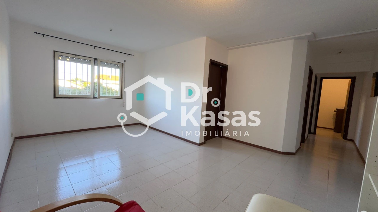 Apartamento T1 para Venda em Santo Antonio da Charneca Foto 1