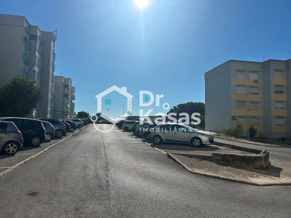 Apartamento T1 para Venda em Santo Antonio da Charneca Foto 21