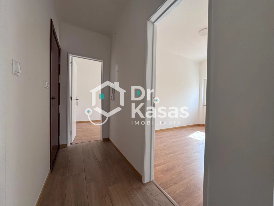 Apartamento T3 para Arrendamento em Alto do Seixalinho, Santo André e Verderena Foto 7
