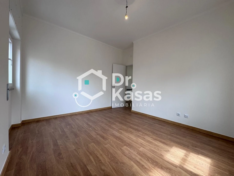 Apartamento T3 para Arrendamento em Alto do Seixalinho, Santo André e Verderena Foto 12
