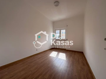 Apartamento T3 para Arrendamento em Alto do Seixalinho, Santo André e Verderena