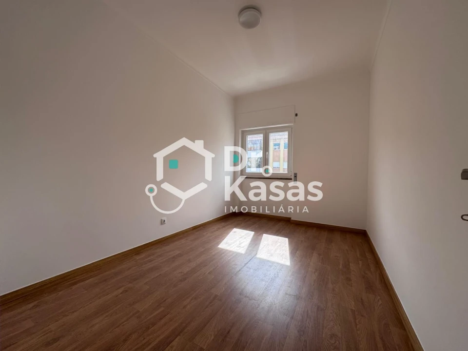 Apartamento T3 para Arrendamento em Alto do Seixalinho, Santo André e Verderena Foto 17