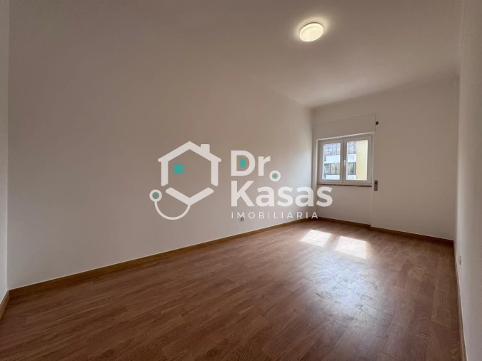 Apartamento T3 para Arrendamento em Alto do Seixalinho, Santo André e Verderena Foto 18