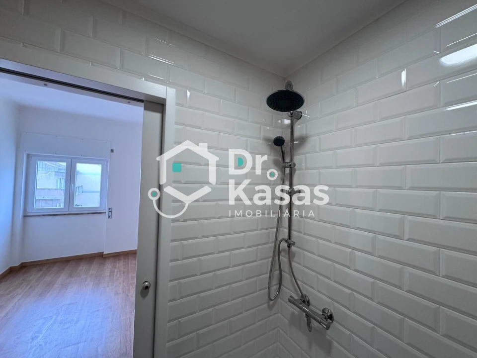 Apartamento T3 para Arrendamento em Alto do Seixalinho, Santo André e Verderena Foto 22