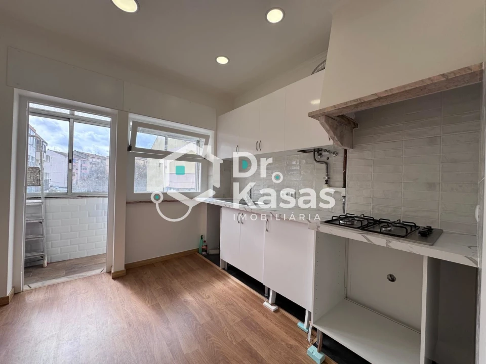 Apartamento T3 para Arrendamento em Alto do Seixalinho, Santo André e Verderena Foto 8