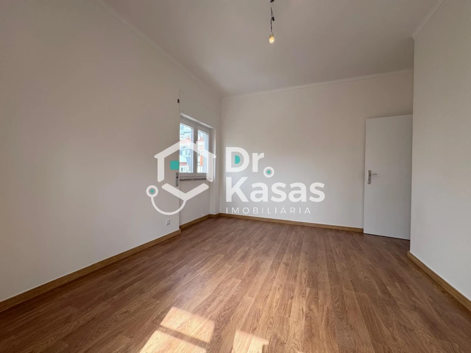 Apartamento T3 para Arrendamento em Alto do Seixalinho, Santo André e Verderena Foto 5