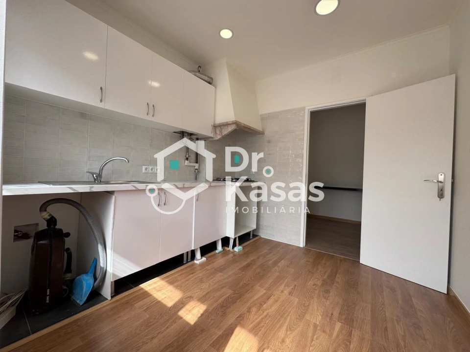Apartamento T3 para Arrendamento em Alto do Seixalinho, Santo André e Verderena Foto 9