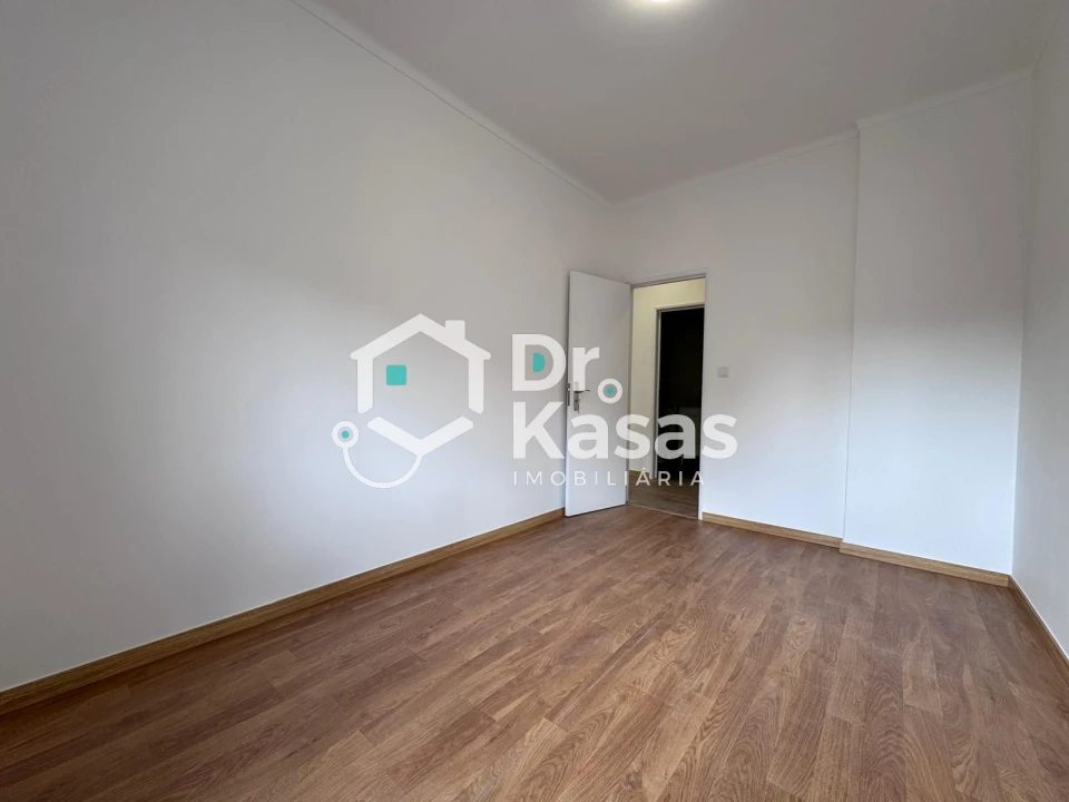 Apartamento T3 para Arrendamento em Alto do Seixalinho, Santo André e Verderena Foto 26