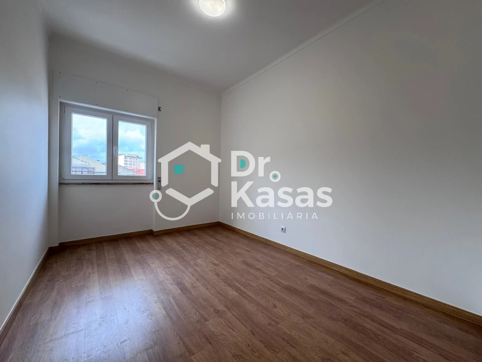 Apartamento T3 para Arrendamento em Alto do Seixalinho, Santo André e Verderena Foto 25