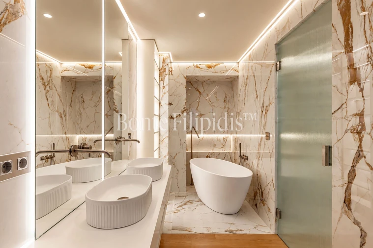 Apartamento T4 para Venda em Santo António Foto 29