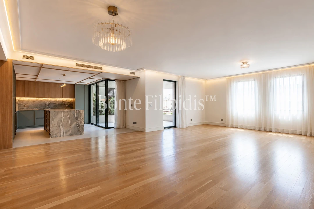 Apartamento T4 para Venda em Santo António Foto 1
