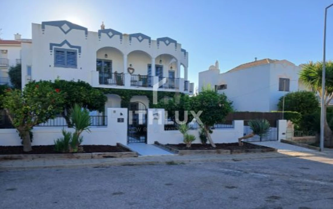 Moradia T4 para Venda em Tavira (Santa Maria e Santiago) Foto 1