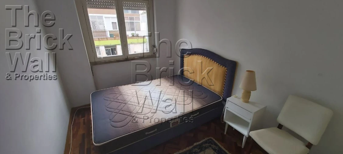 Apartamento T2 para Arrendamento em Benfica Foto 6