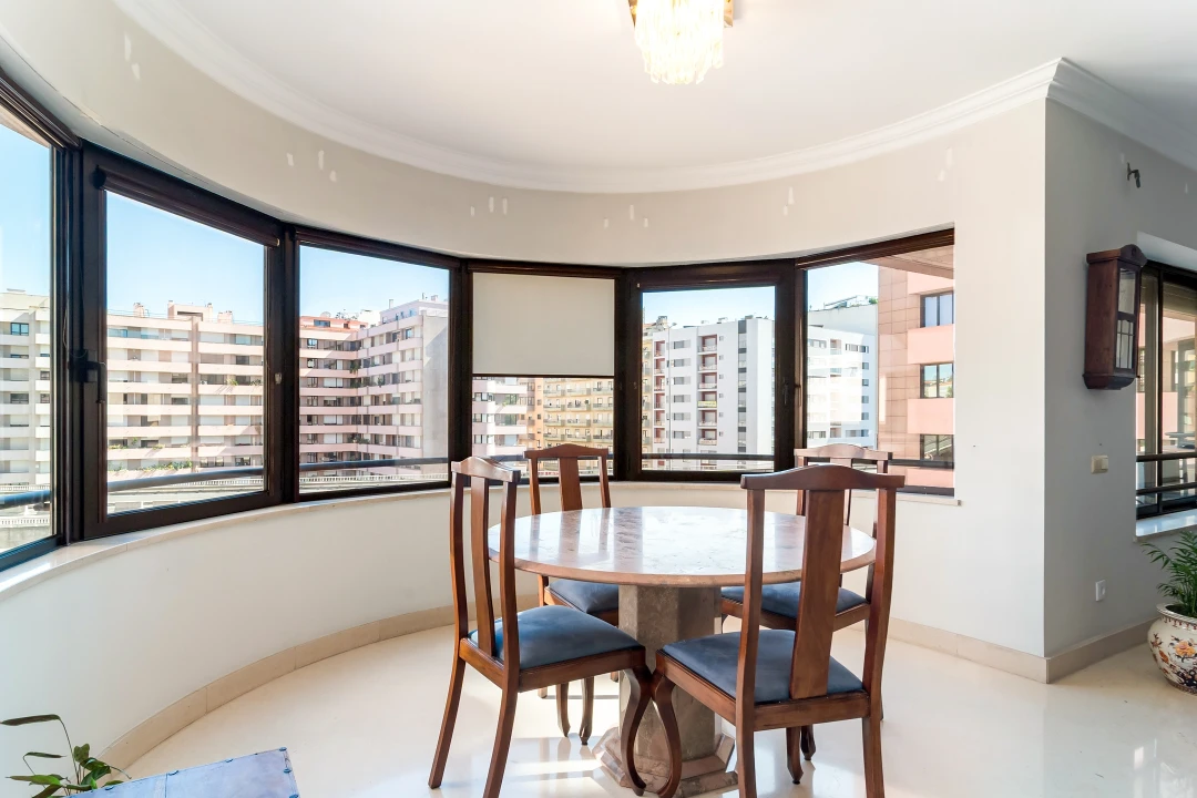 Apartamento T3 para Venda em São Domingos de Benfica Foto 2