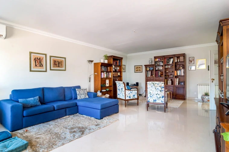 Apartamento T3 para Venda em São Domingos de Benfica Foto 4